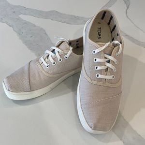 Never worn men’s Toms sneakers